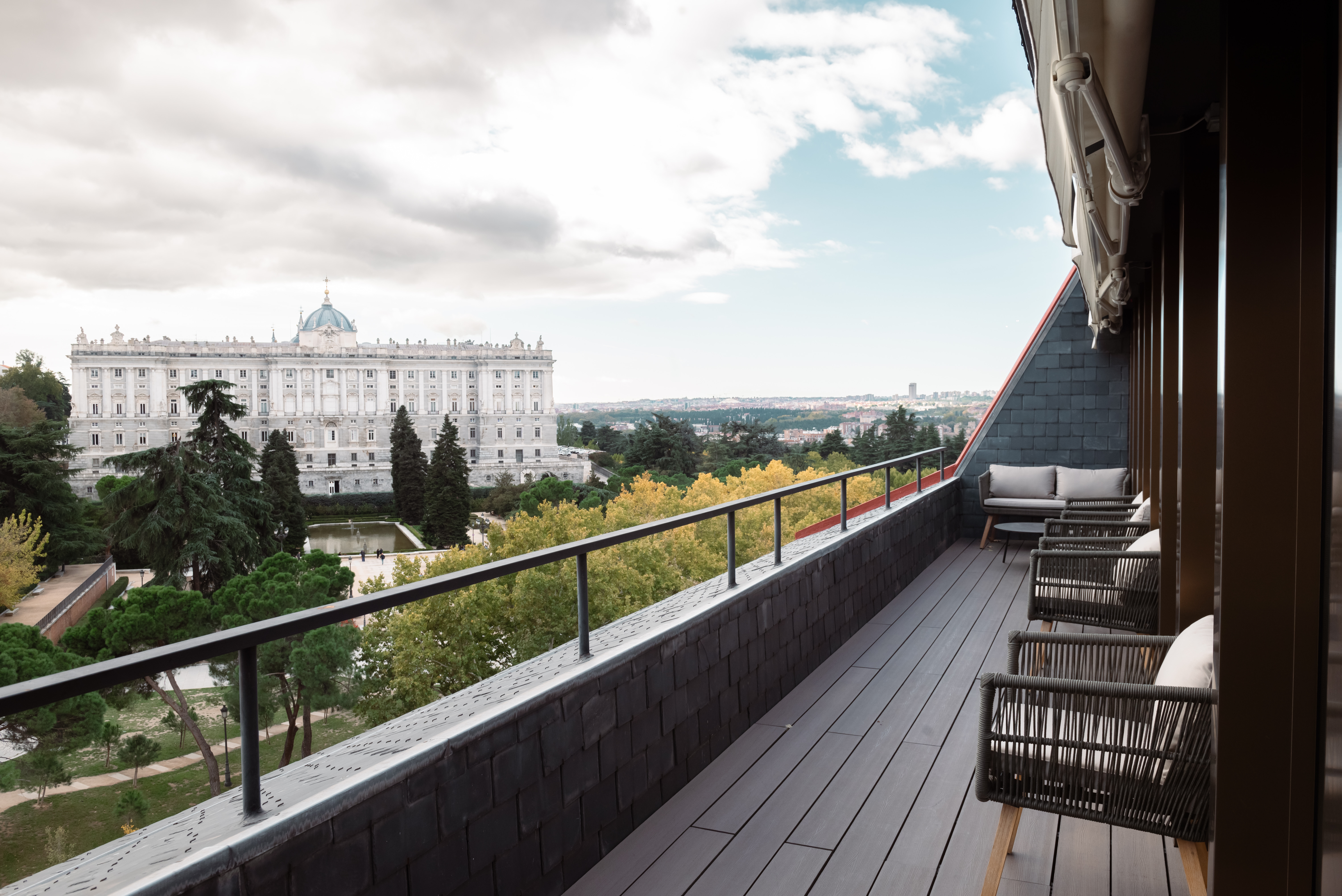 Vista del palacio real de Madrid desde la oficina de nuestro socio garante